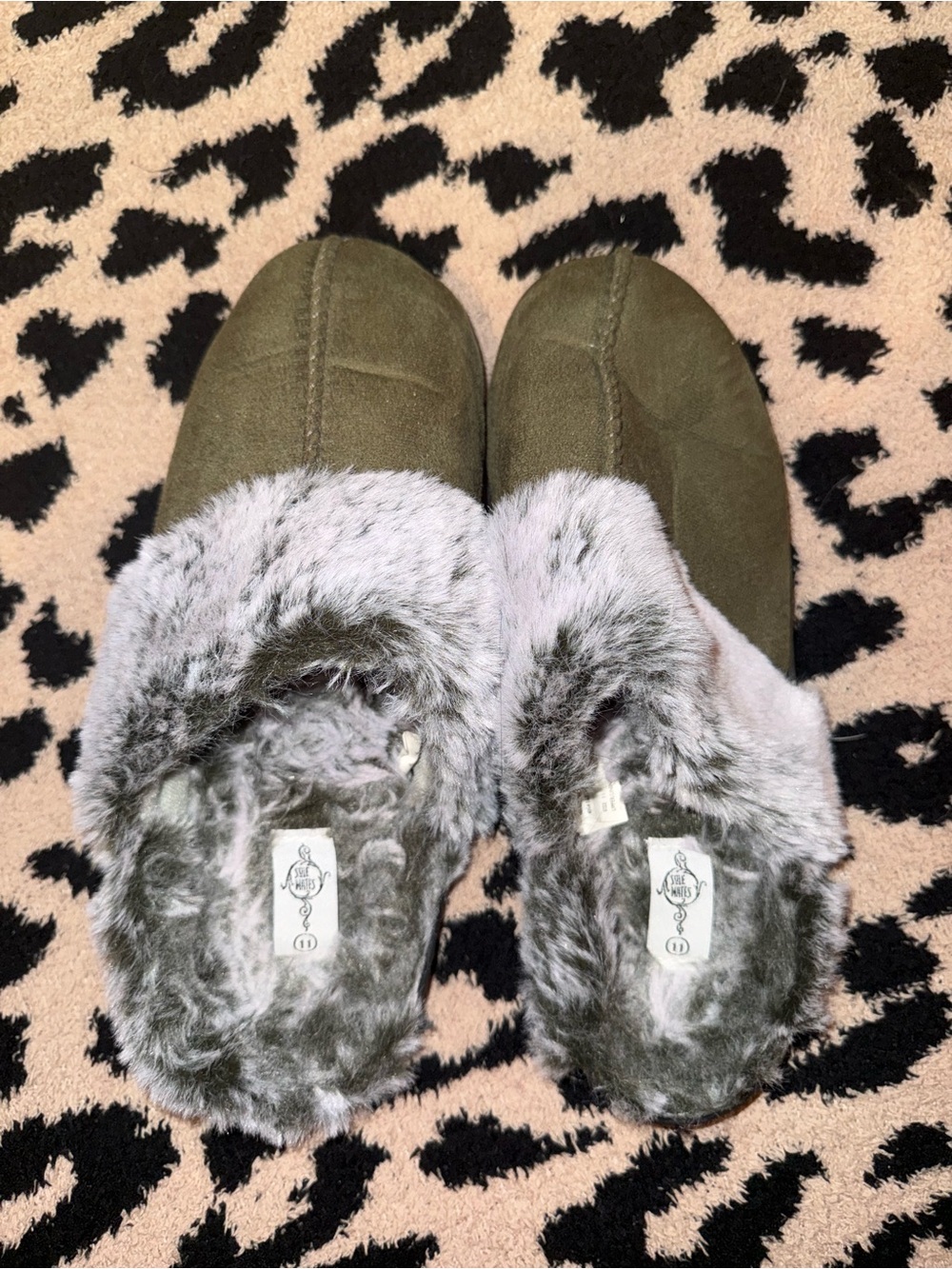 Plush Olive Green Women's Slip-On Slippers with Faux Fur - Picture 2 of 5